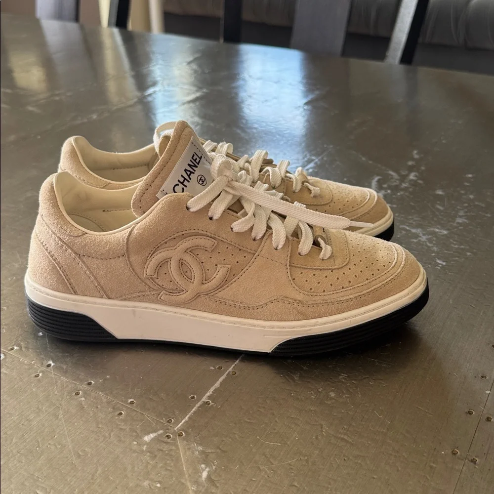 Chanel sneakers trainers flats logo beige suede sz 38.5